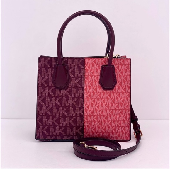 Michael Kors Mercer
Medium Two-Tone Logo
Crossbody Bag - Picture 4 of 14